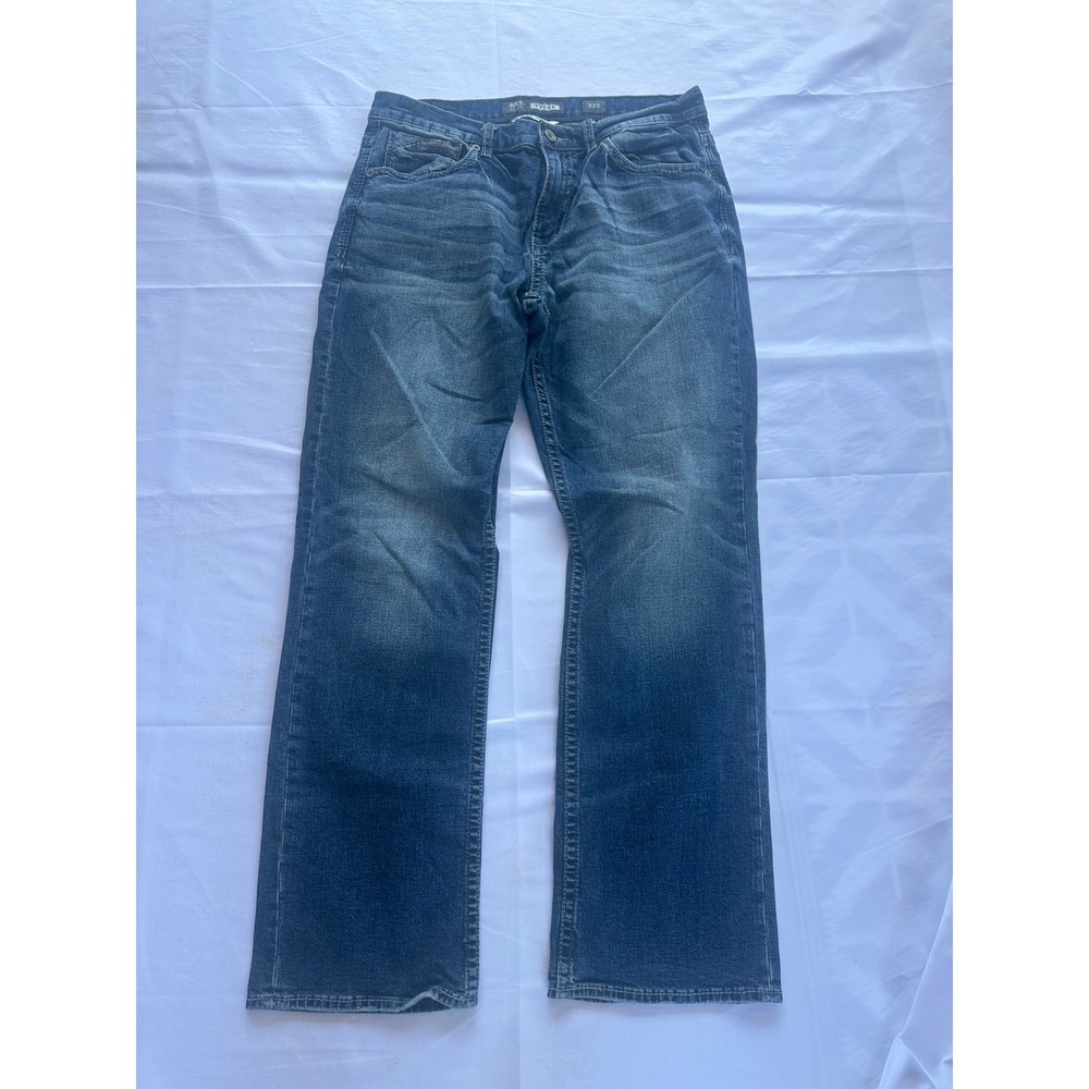 BKE Tyler Straight Leg Jeans Mens 32R Medium Wash Denim Blue Whiskered Stretch